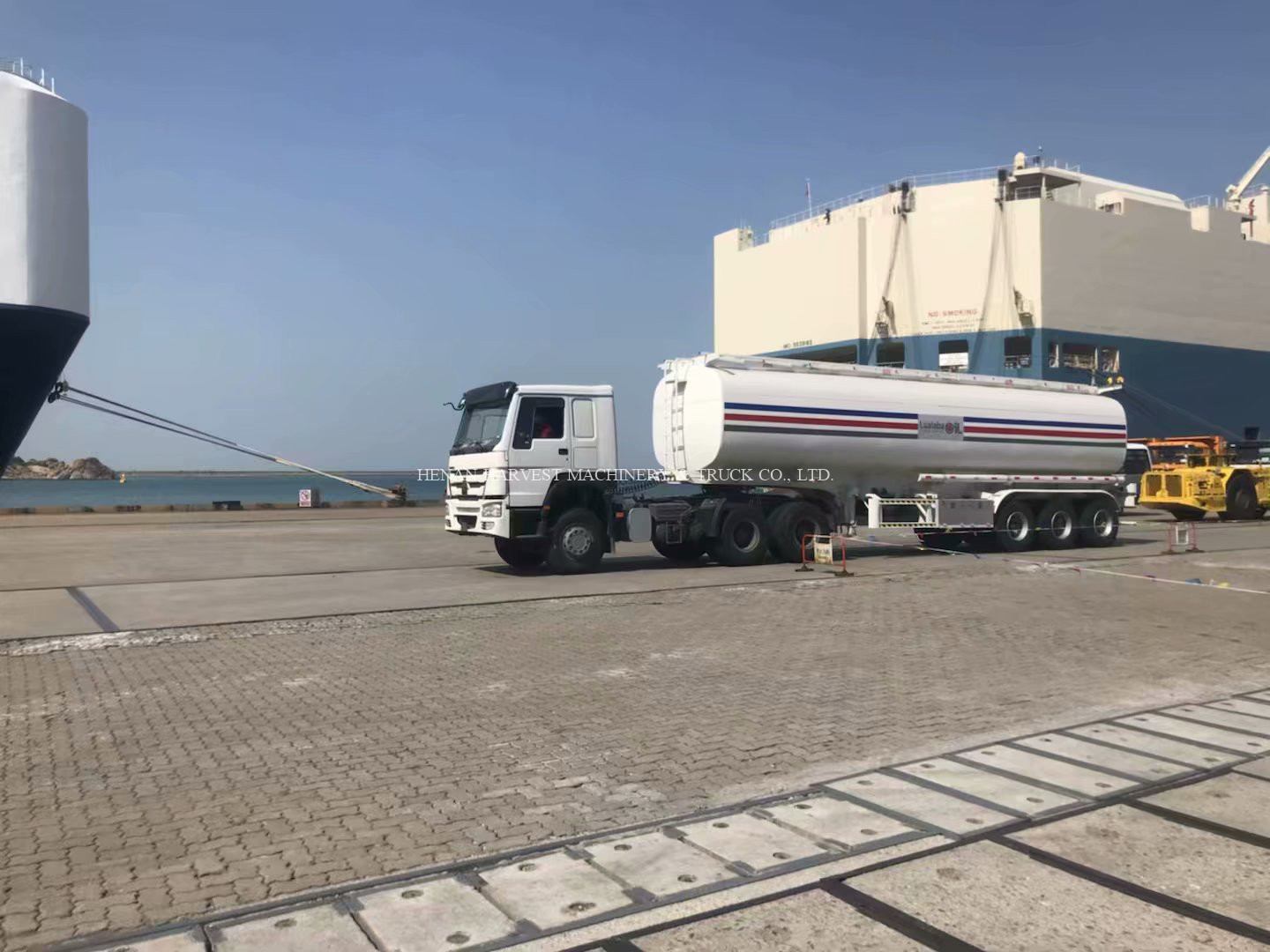 trường hợp công ty mới nhất về CONGO- Xe tải chở nhiên liệu 20m3, Máy kéo 371hp &amp; Xe đầu kéo thùng nhiên liệu 40m3